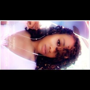 Meet your Posher, Niaa